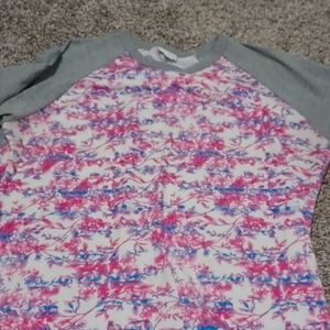 Floral shirt with 1/2 length sleeve